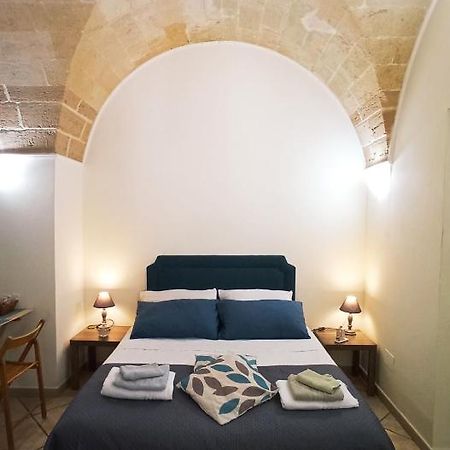 Palazzo Saraceno Apartment-Taras Taranto Eksteriør billede