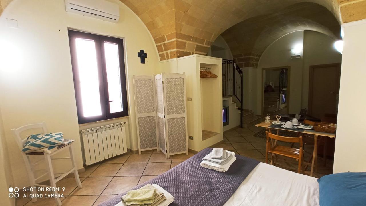 Palazzo Saraceno Apartment-Taras Taranto Eksteriør billede