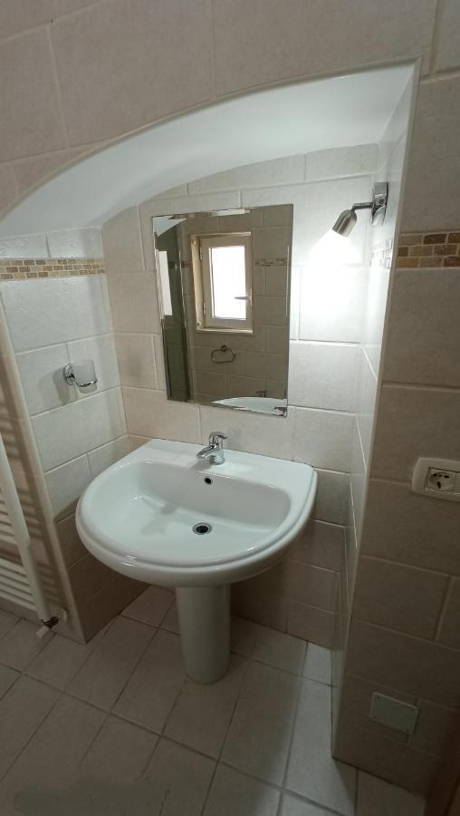 Palazzo Saraceno Apartment-Taras Taranto Eksteriør billede
